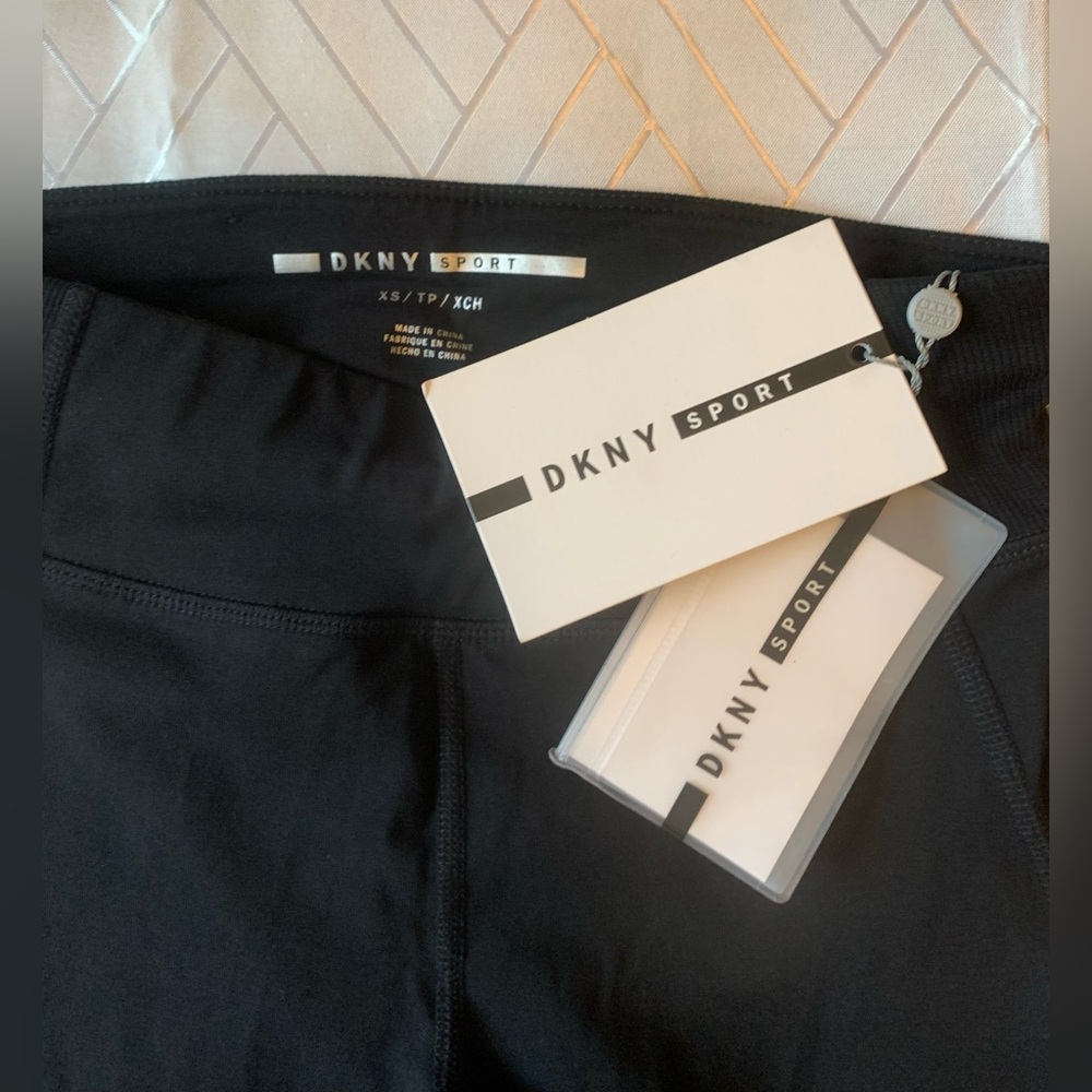 NWT designer DKNY crop stretchy black yoga gym leggings with tie - Picture 4 of 7